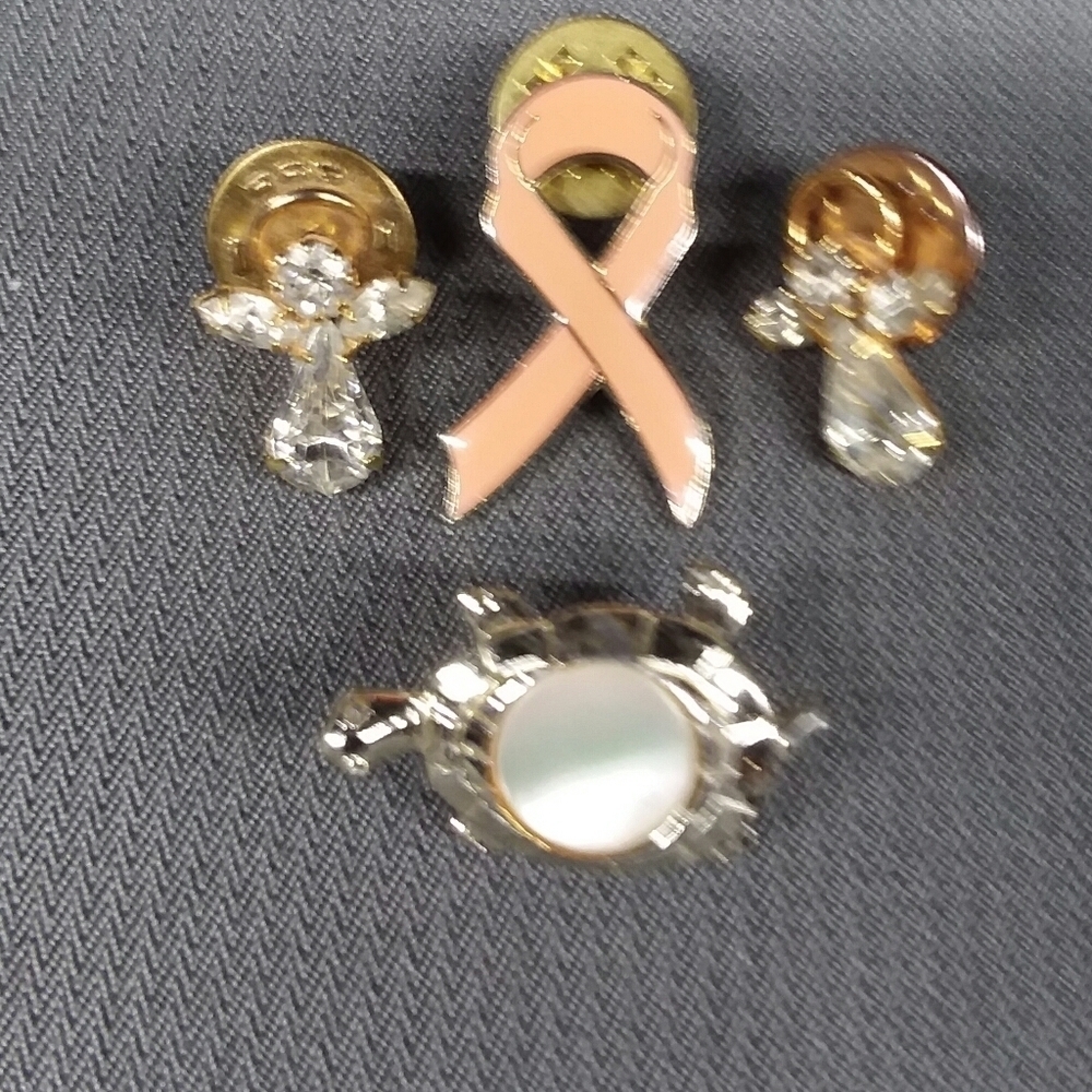 ๐3/$12 item. Super Cute Small Pins Bundle! - Picture 2 of 5